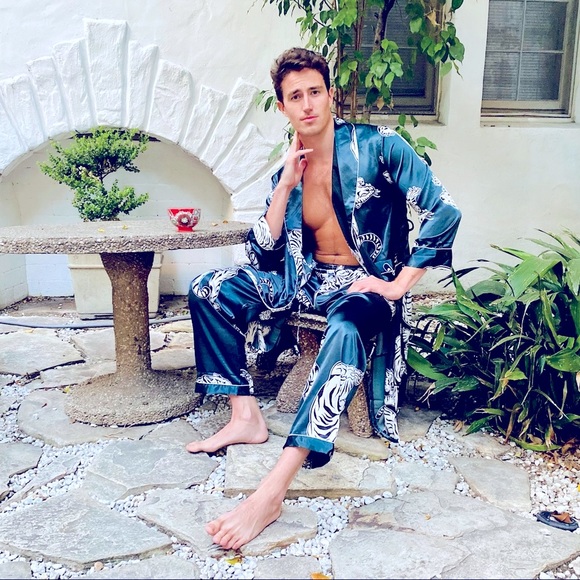 Men’s Blue Teal Tiger Robe Set (only have set with SHORTS now in stock) - Picture 10 of 11